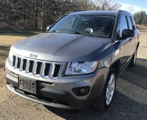 lot 4 image: 2012 Jeep Compass LTD 4X4