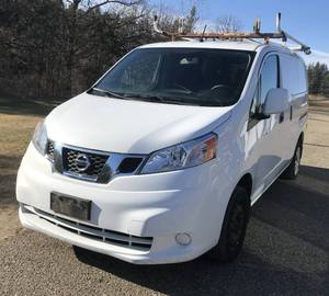 lot 3 image: 2015 Nissan NV200 SV