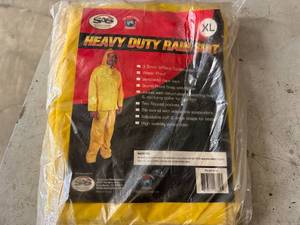 lot 1 image: SAS XL Heavy Duty Rain Suit