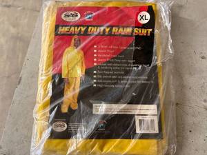 lot 4 image: SAS XL Heavy Duty Rain Suit