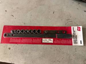 lot 25 image: Serpentine Belt Tool