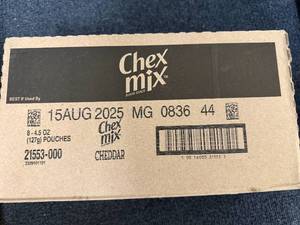 lot 115 image: 8 Pouches Of Chex Mix Cheddar