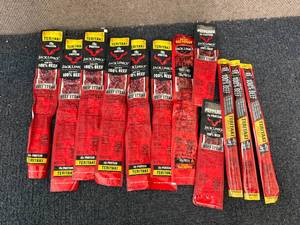 lot 217 image: 12 Sticks Of Jack Links Beef Steak