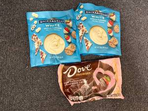 lot 231 image: White Chocolate Chips And Dove Promises