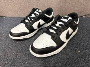 lot 67 image: Nike Dunk Lows - Mens 8.5 Womens 7