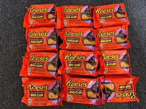 lot 220 image: ReeseS Chocolate Lava Big Cups