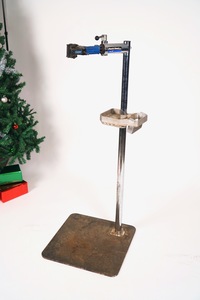 lot 25 image: Park Tool Bicycle Repair Stand with Heavy Duty Base