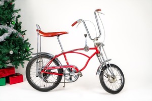 lot 5 image: 1973 Schwinn Sting-Ray Apple Krate Bicycle
