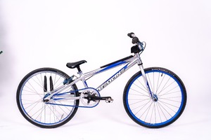 lot 21 image: 2000 Redline Junior BMX Race Bike