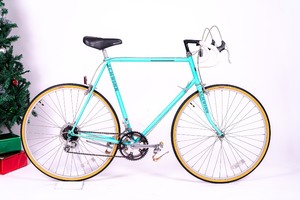 lot 24 image: 1987 Schwinn Traveler  63 cm