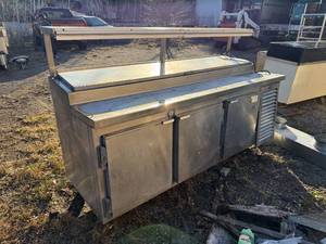 lot 3 image: PREP TABLE