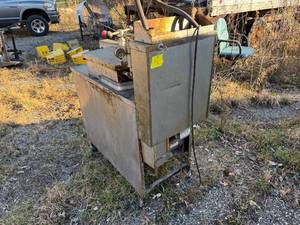 lot 9 image: PRESSURE COOKER