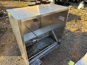 lot 11 image: VENT HOOD