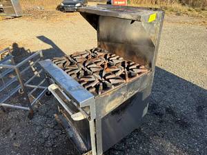 lot 12 image: GAS STOVE