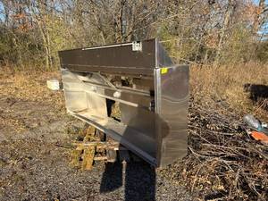 lot 14 image: VENT HOOD