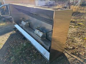 lot 15 image: VENT HOOD