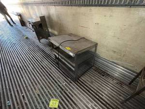 lot 40 image: WARMER DISPLAY