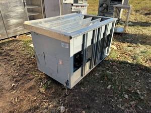 lot 52 image: SUBWAY TABLE