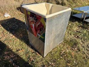 lot 61 image: POP DISPENSER