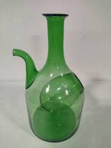 lot 10 image: Hand Blown Italian Decanter wIce Chamber