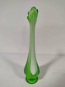 lot 14 image: Green & White Swung Glass Vase