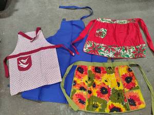 lot 29 image: Adult & Childs Aprons