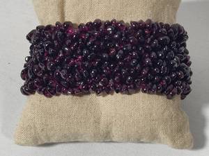 lot 64 image: Amethyst Chip Stretch Bracelet