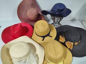 lot 97 image: Assorted Lots of Ladies Hats