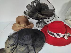 lot 98 image: Assorted Lot #2 of Ladies Hats