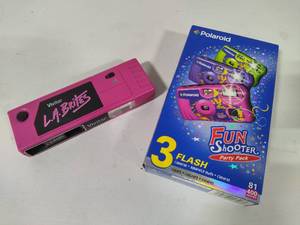 lot 123 image: Polaroid 3pk Single Use Cameras & Vintage Vivitar LA Brites Camera