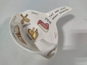 lot 124 image: Vintage Fat 7 Lean Gravy Separator