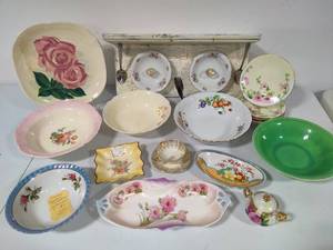 lot 132 image: Asst Pieces of Fine China