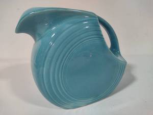 lot 15 image: Fiesta Large Disk Water Pitcher Turquoise