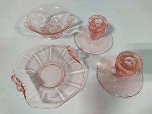lot 21 image: Pink Depression Glass Lot