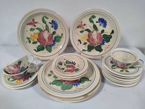 lot 9 image: Red Wing Pottery Orleans Pattern Dinnerware