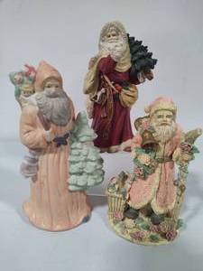 lot 103 image: Santa Figurines