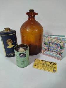lot 76 image: Vintage Hi-Lex Bleach Bottle & Misc Vintage Health & Beauty Items