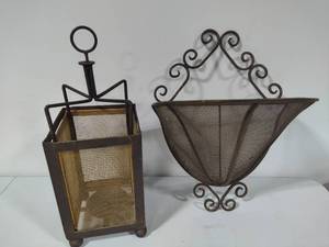 lot 91 image: Mesh & Metal Lantern & Wall Hanging Decor