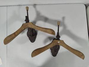 lot 59 image: Hanger Wall Sconces - Vintage Look