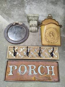 lot 126 image: Various Wall Decor Pieces