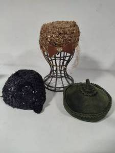 lot 193 image: Lot of Vintage Hats