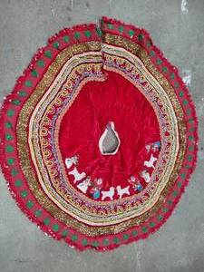 lot 116 image: Vintage Beaded Tree Skirt
