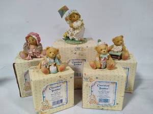 lot 138 image: Lot of Cherished Teddies In Original Boxes
