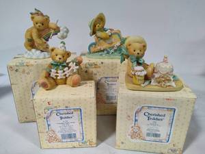 lot 139 image: Lot of Cherished Teddies In Original Boxes