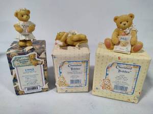 lot 140 image: Lot of Cherished Teddies In Original Boxes