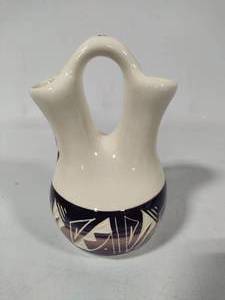lot 150 image: Silas Navajo Wedding Vase