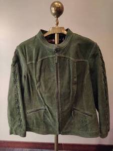 lot 35 image: Green Soft Leather Jacket OSO Casuals 2X