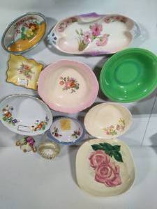 lot 148 image: Assorted Fine China Pieces