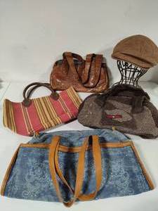 lot 154 image: Lot of Vintage PursesPage Boy Hat