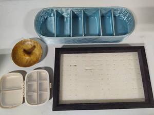 lot 161 image: Jewelry StorageDisplay